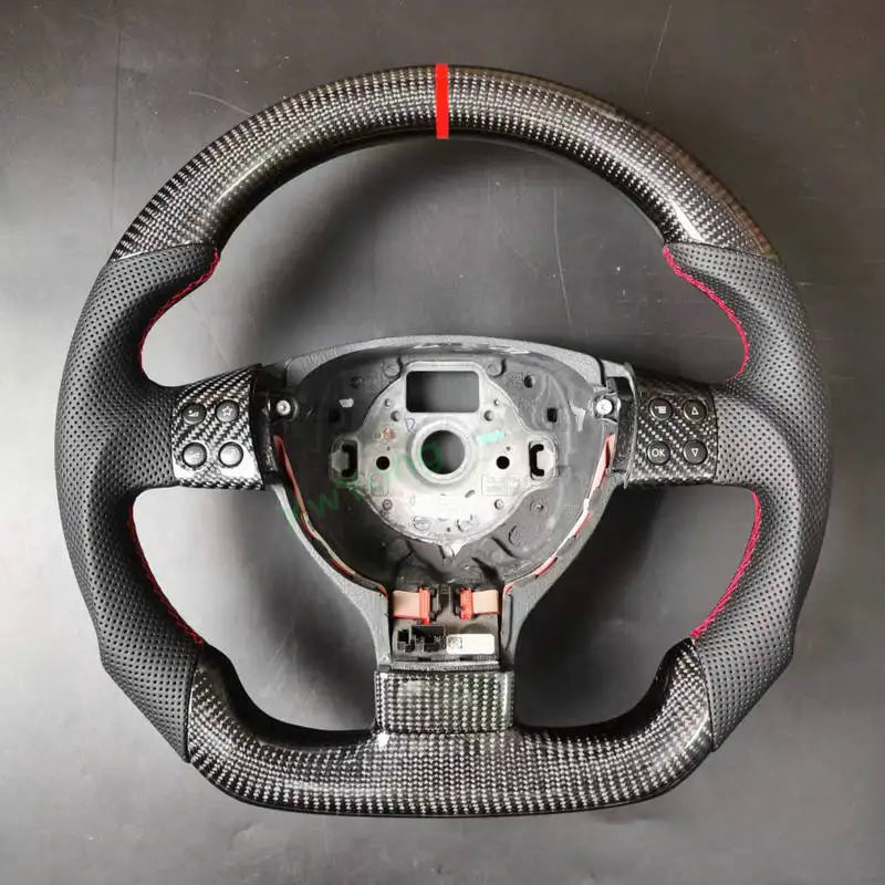 Lenkrad aus Carbonfaser und perforiertem Leder für VW Golf GTI MK5