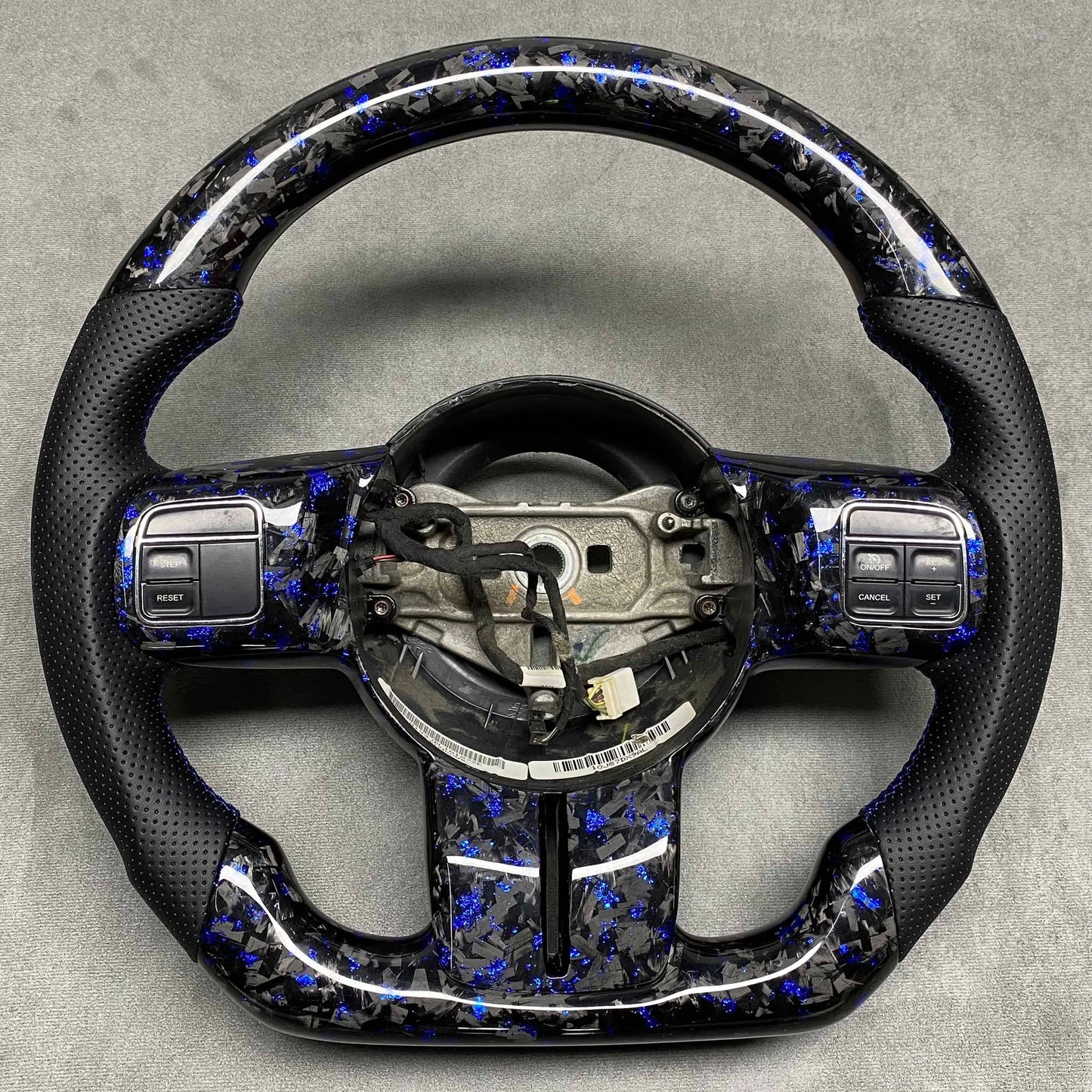 Volant en fibres de carbone et cuir perforé pour Jeep Wrangler JK/JL 2011-2017