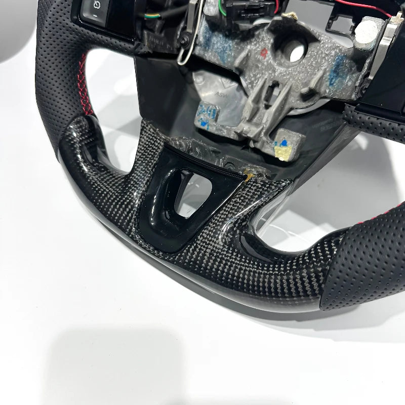 Volant en fibres de carbone et cuir pour Mégane III Rs