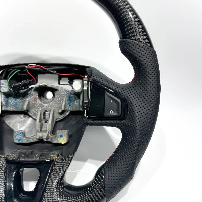 Volant en fibres de carbone et cuir pour Mégane III Rs